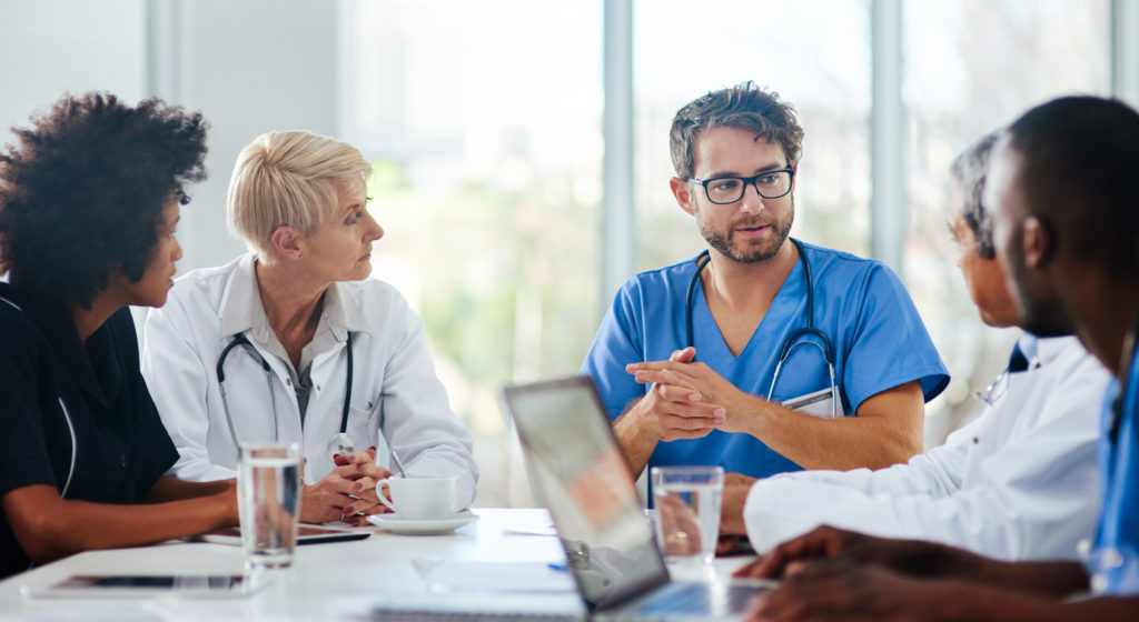 [img] doctors in meeting